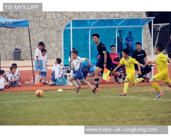 重温经典足球盛宴PS2实况足球2013带你体验激情四射的绿茵场景